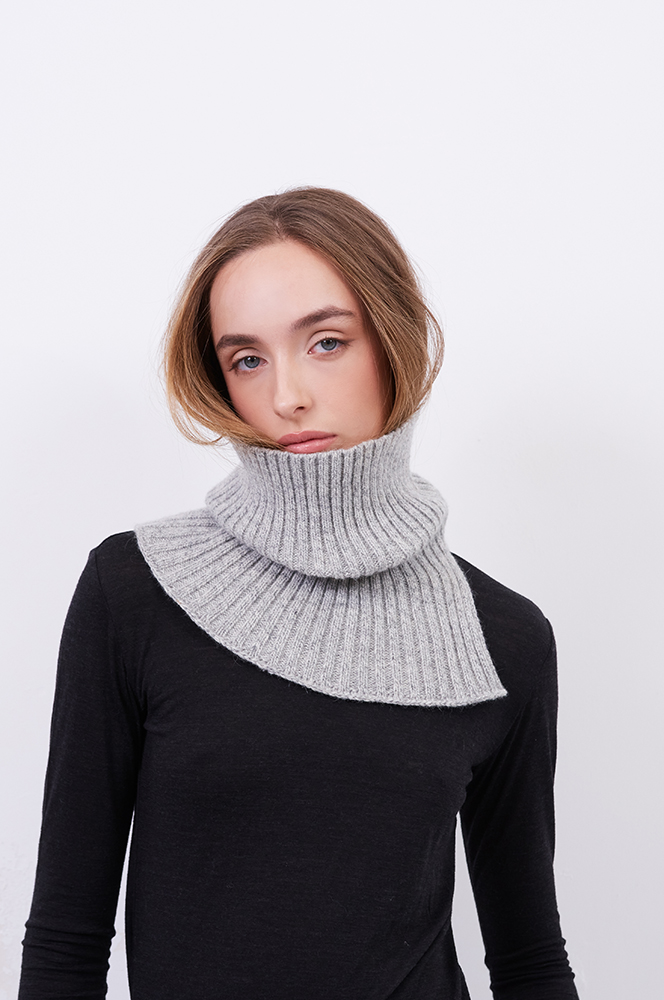 Комір в'язаний сірий (АК 09)